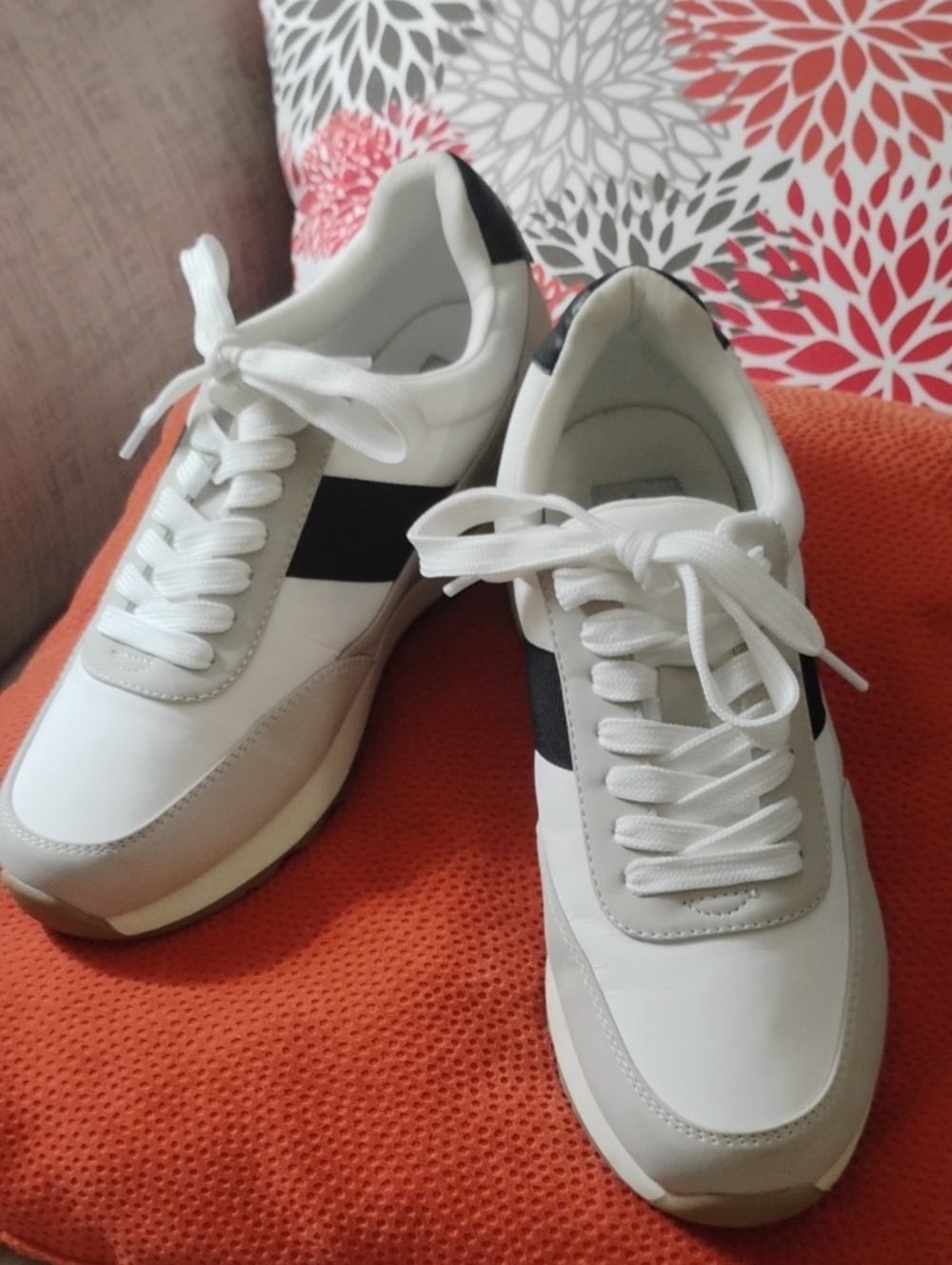DV Dolce Vita Zabble Women's Athletic Shoes